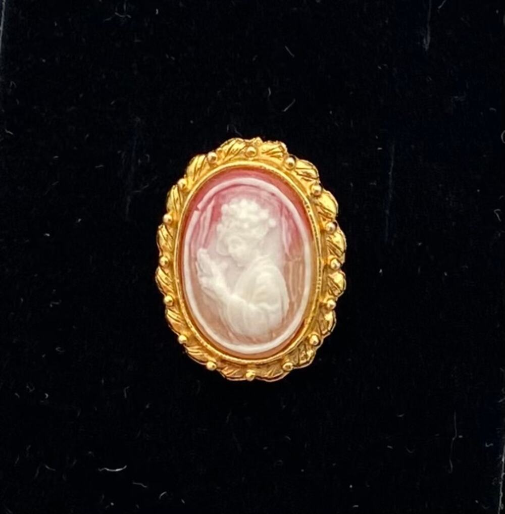 Vintage Faux Cameo Brooch Gold Tone Ornate Victorian Revival READ